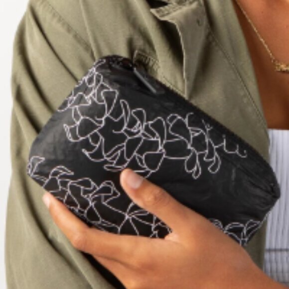 ALOHA Collection Mini Pouch Puakenikeni NWT - Picture 3 of 4